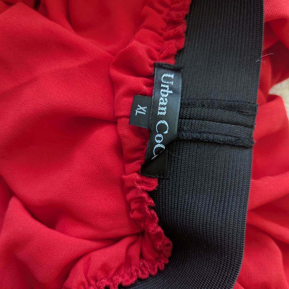 Elegant Red Maxi Skirt with Black Waistband - Picture 5 of 8